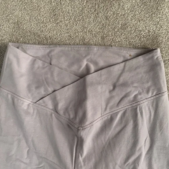 PINK V front cross flared leggings - Picture 2 of 4